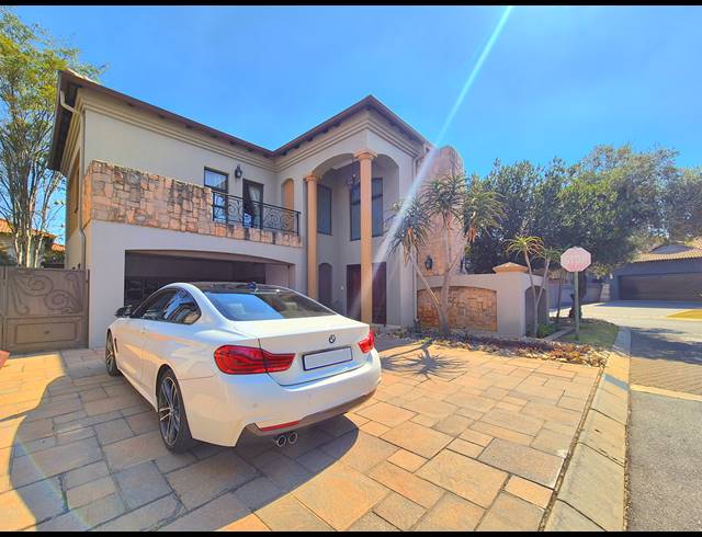 4 BEDROOM FREEHOLD FOR SALE IN SUNWARD PARK